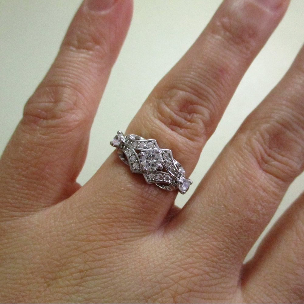 White Sapphire Ring - Picture 3 of 8